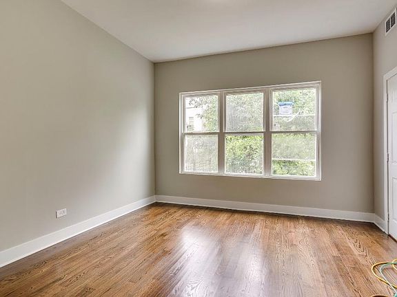 5th image of 3570 W Dickens Ave #2B