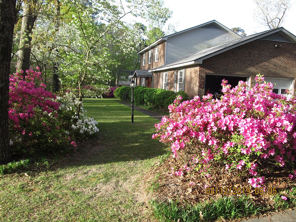 1st image of 2703 Dogwood Ln