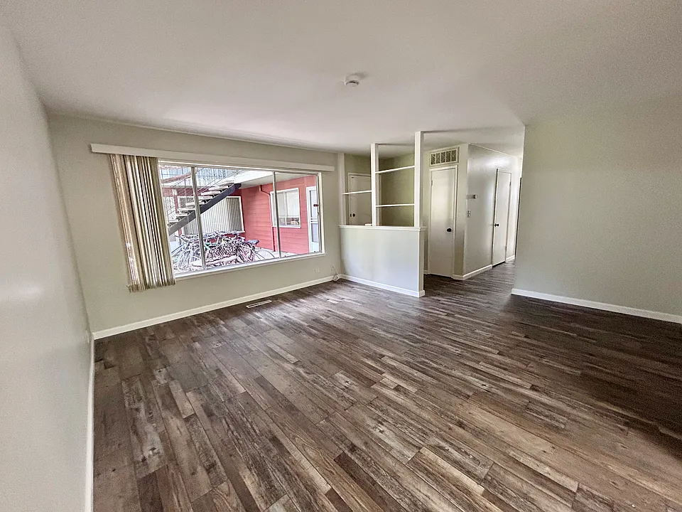 565 Matadero Ave #7
