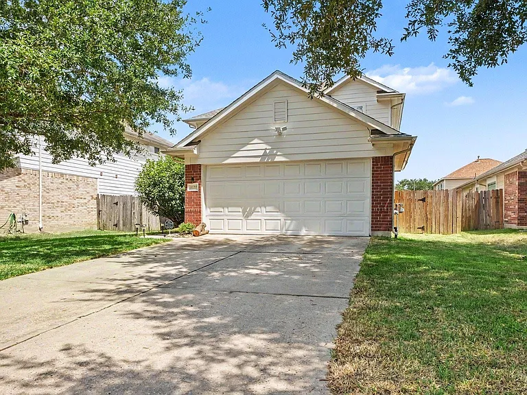 9039 Serena Ln — Photo 3
