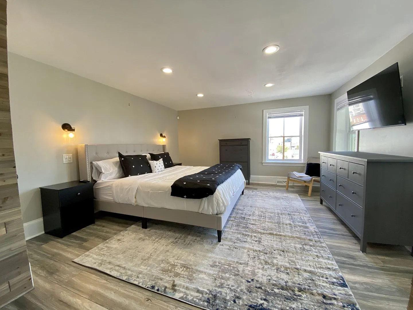 712 N West St - Room Rental — Photo 4