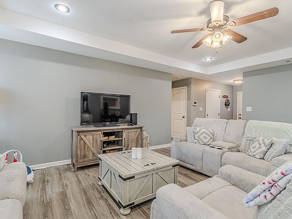 4th image of 1005 Ryan Ln