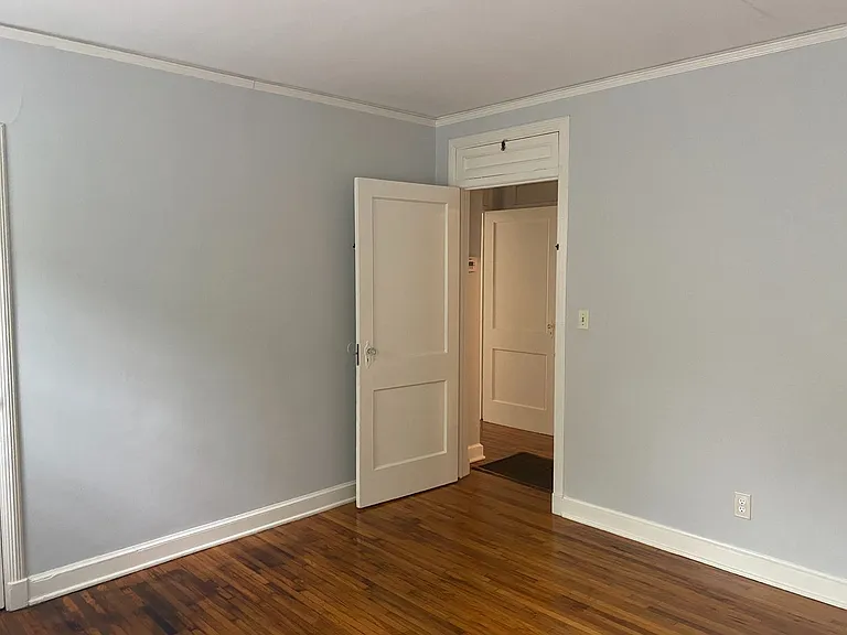 2530 Girard St — Photo 14