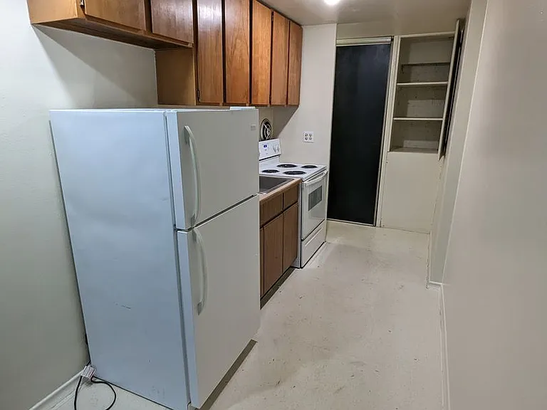 Lanai Apartments — Photo 23
