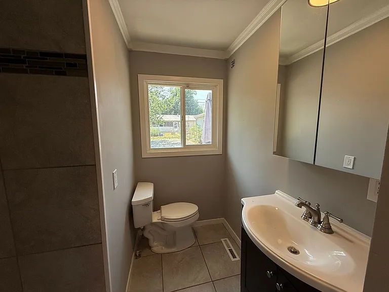 1137 Pando Ave — Photo 9