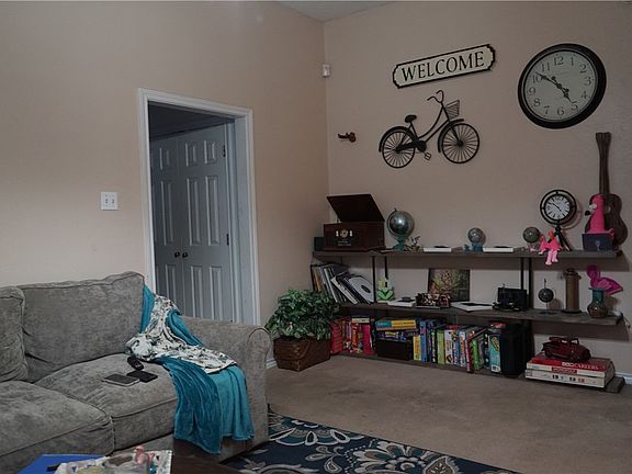 2nd image of 2304 Carnation Ct