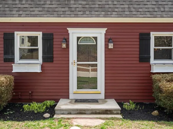 73 Old Nasonville Rd, Burrillville, RI 02830