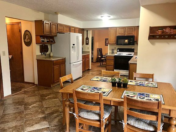 Large Eat In Kitchen