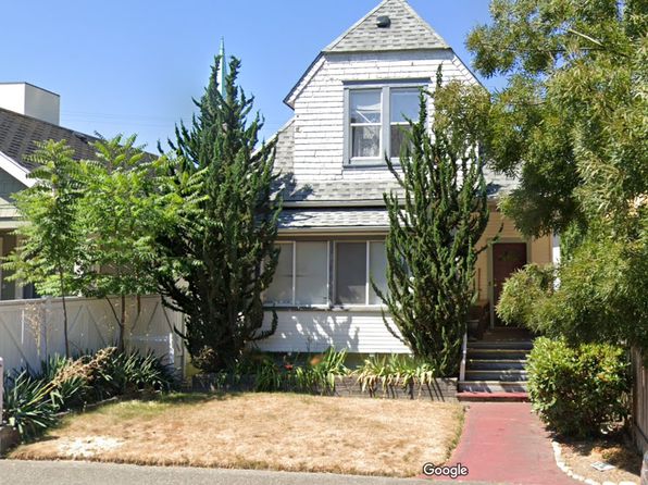 5221 11th Ave NE