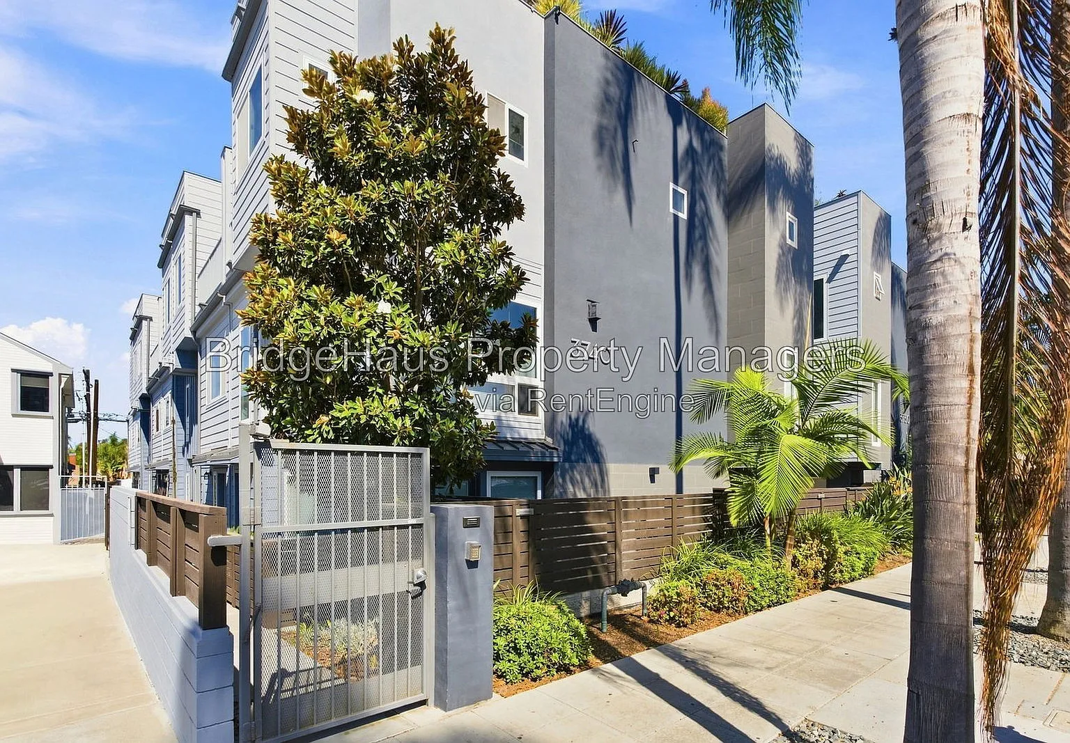 2 bed, 2.5 bath, 1610 sqft, $4,995 — Photo 2