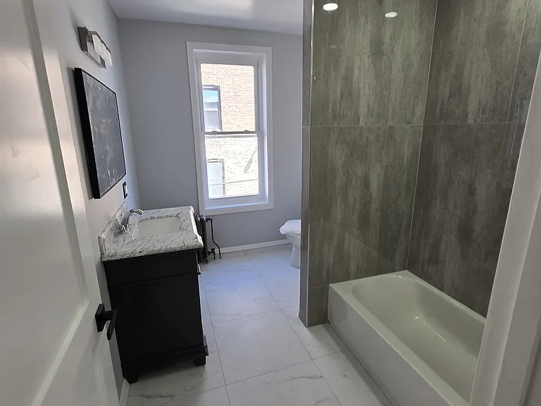 236 Fulton Ave — Photo 15