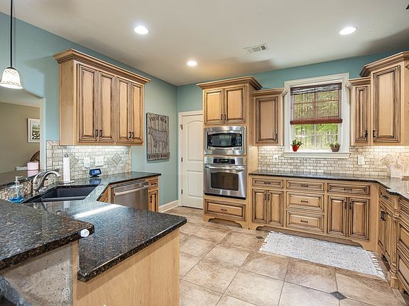 4th image of 3450 McKee Rd