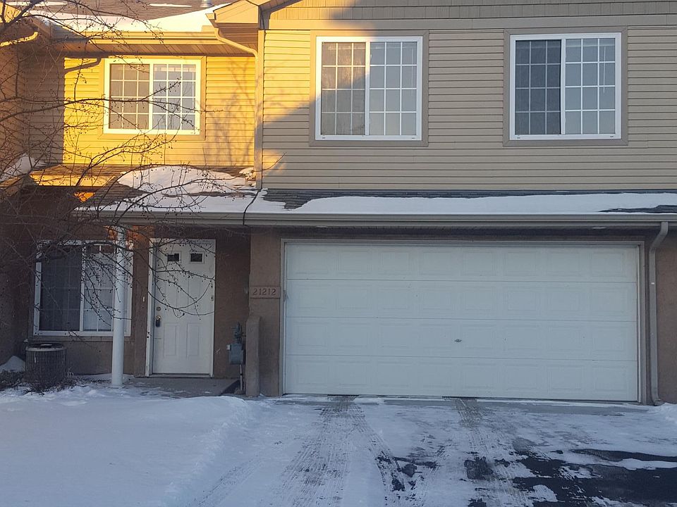 Street view with two car garage(eastern exposure)