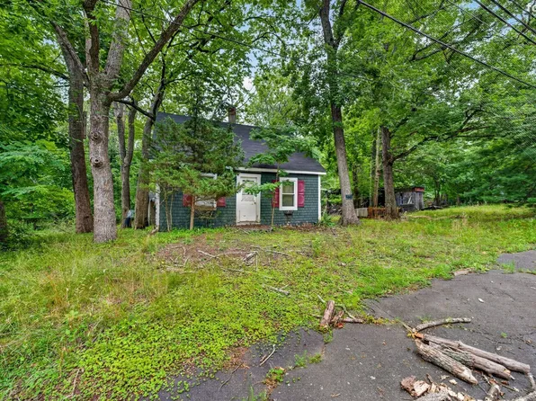 52 S Main St, Berkley, MA 02779