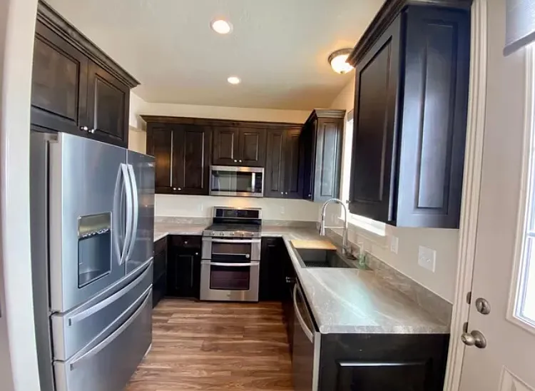 2 bed, 1.5 bath, 1076 sqft, $1,675 — Photo 4