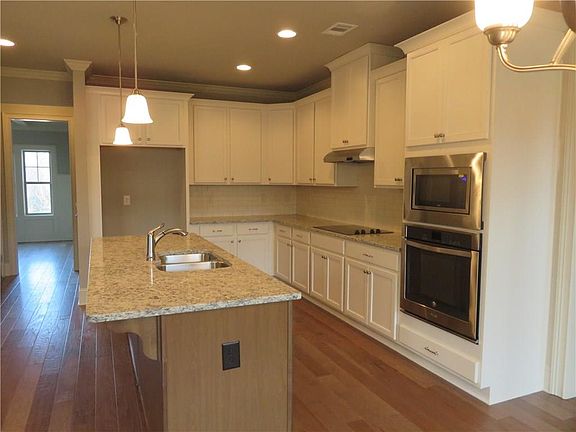 5th image of 973 Sterling Lake Dr