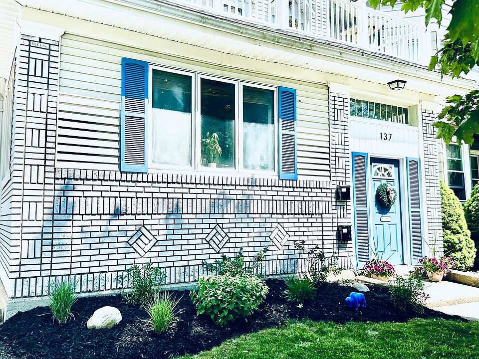 Welcome to 137 Livingston!