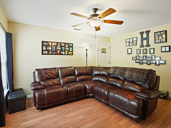 5th image of 4320 SE 131st Pl