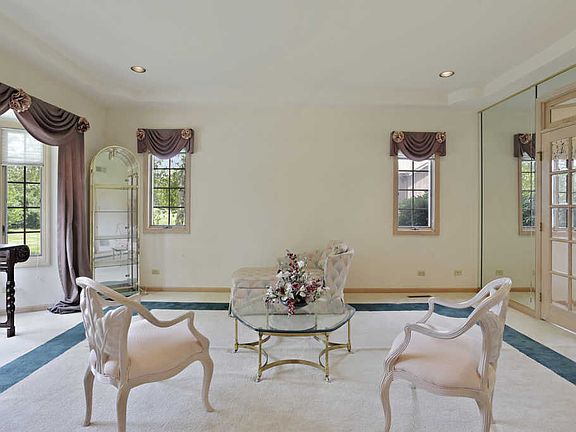 3rd image of 1009 Prestwick Dr