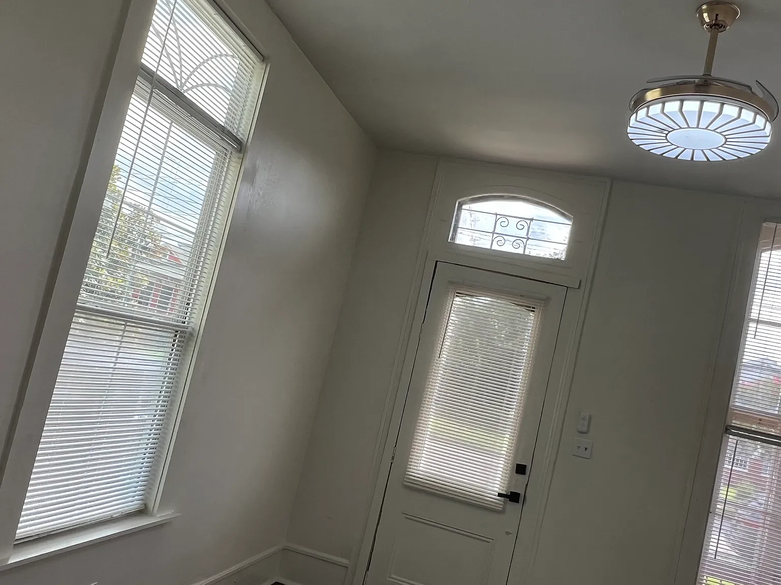 2 bed, 1000 sqft, $1,550 — Photo 4