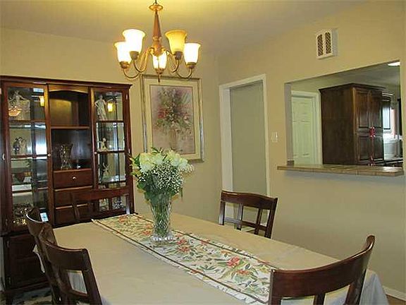 5th image of 6004 Cabrillo Dr