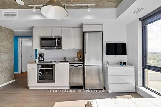 105 Champagne Ave S #1918 — Photo 11
