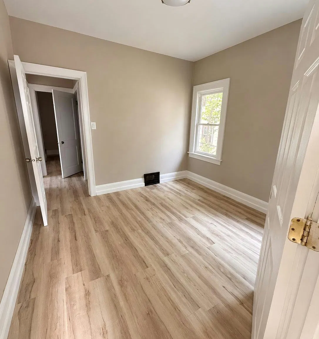 2128 West Atkinson Avenue — Photo 3