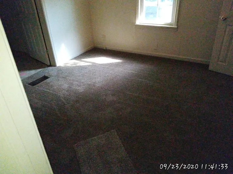 Middle Bedroom