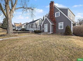 5855 William St, Omaha, NE 68106
