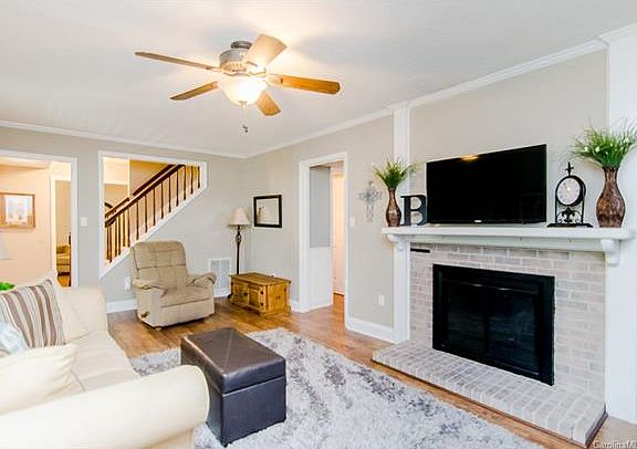 4th image of 811 Bent Wood Ct