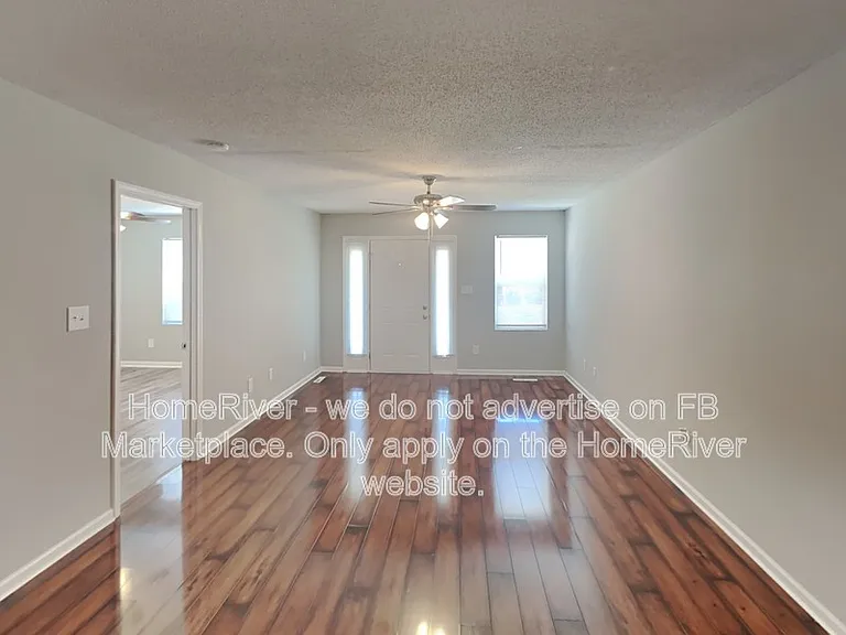 515 Creekview Dr — Photo 2
