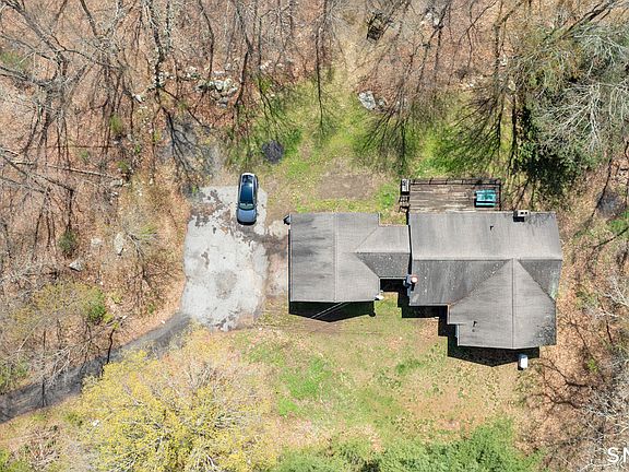 4th image of 115 Lynch Road