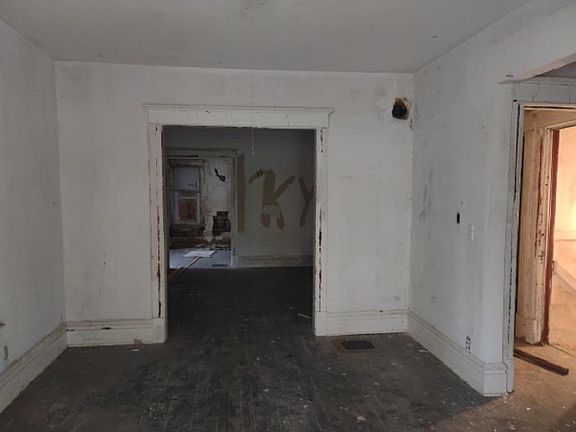 5th image of 434 Oakley Ave