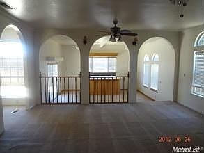 5th image of 948 Kings Canyon Dr