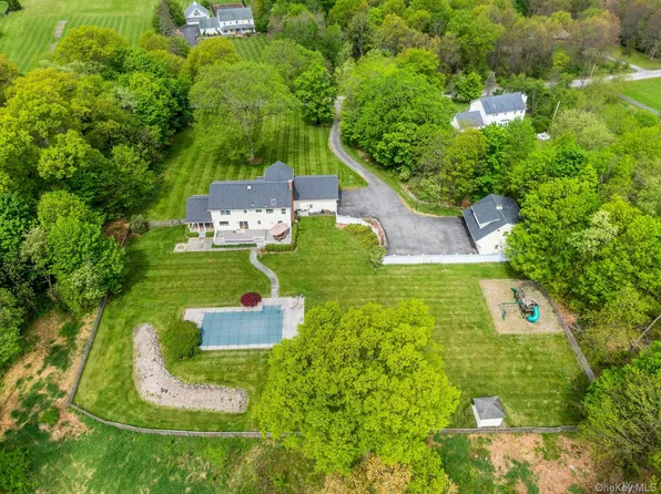 97 Moffat Road, Washingtonville, NY 10992
