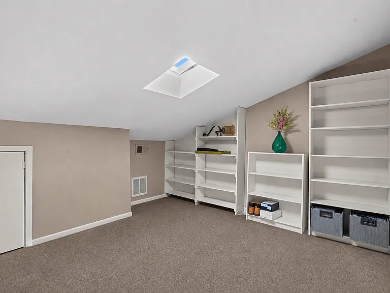 1556 Prairie Grove Dr — Photo 12