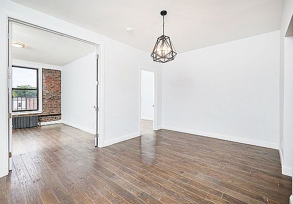 4th image of 12 E 31st St #B
