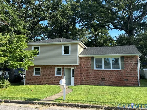 3209 Randall St, Hopewell, VA 23860