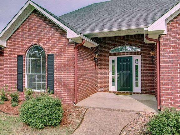 3rd image of 8210 Quail Hollow Dr