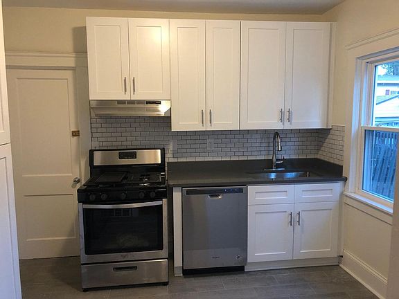 2nd image of 1333 Belle Ave