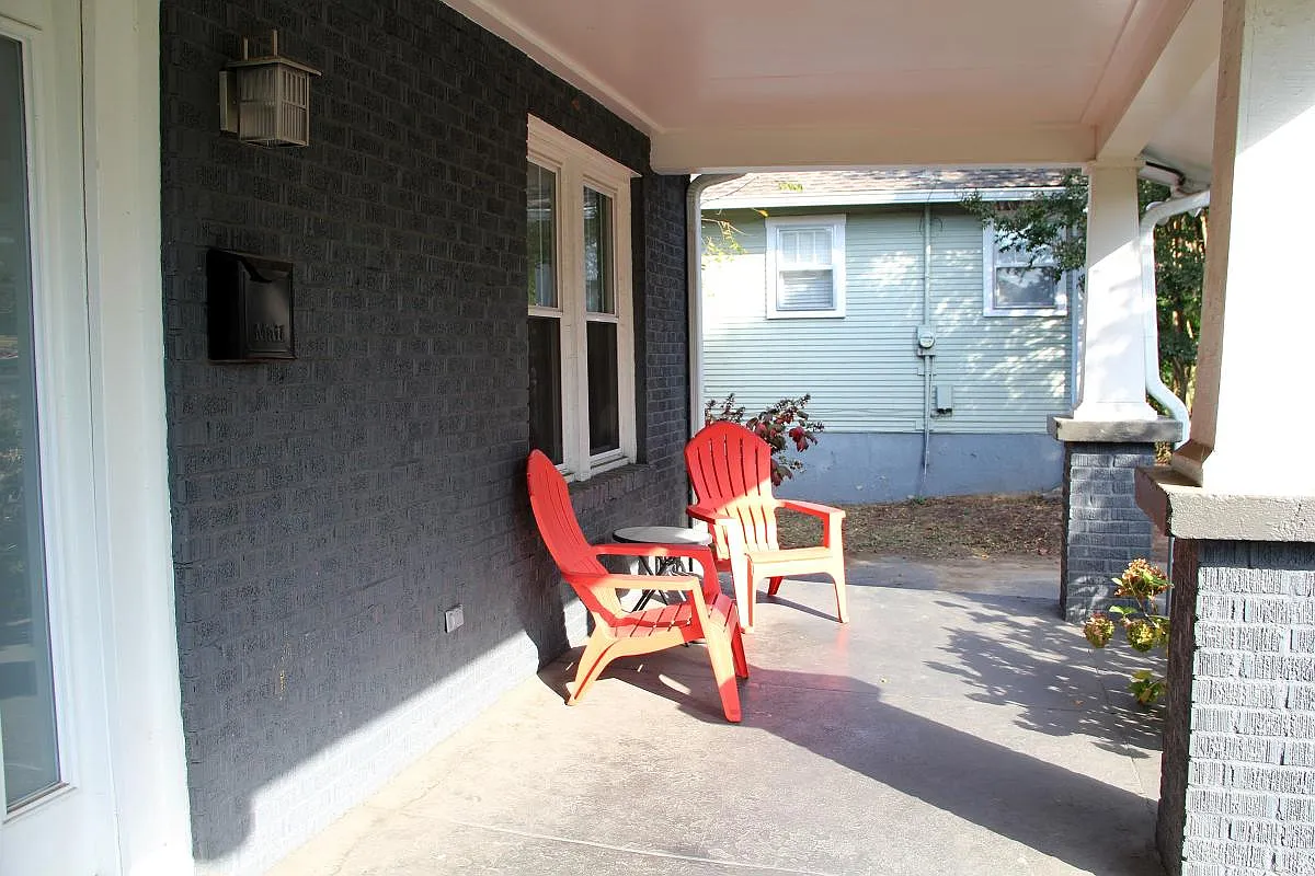 Front porch - 407 N 17th St