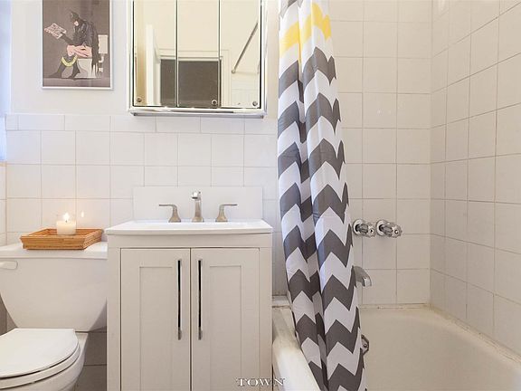 4th image of 357 W 55th St APT 6N