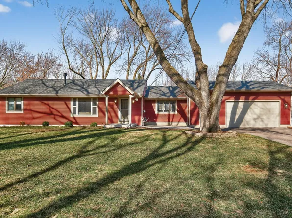 900 Sunset Dr S, Minnetonka, MN 55305