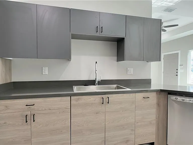 5605 Northwestern Ave #4 — Photo 12