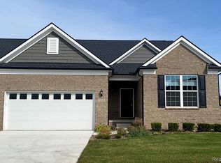 42744 Arbor Dr, Clinton Township, MI