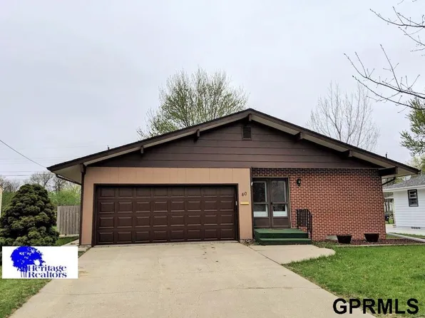 40 Edison Ave, York, NE 68467