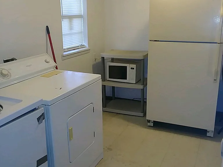 703 Delaware St #B — Photo 5