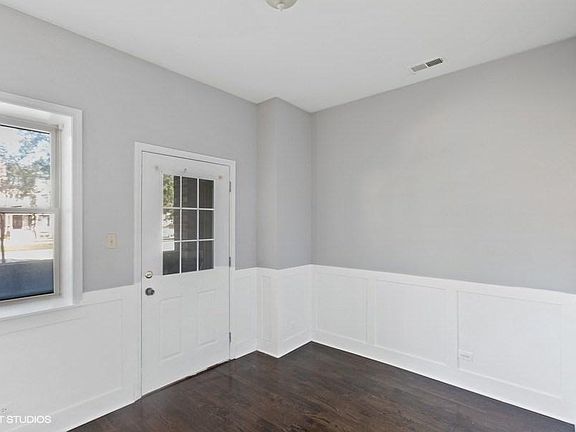4th image of 4214 S King Dr APT 1S