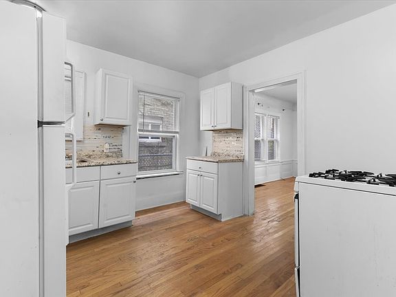 3rd image of 1410 Glynn Ct