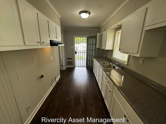 3 bed, 1.0 bath, 1368 sqft, $1,495 — Photo 4